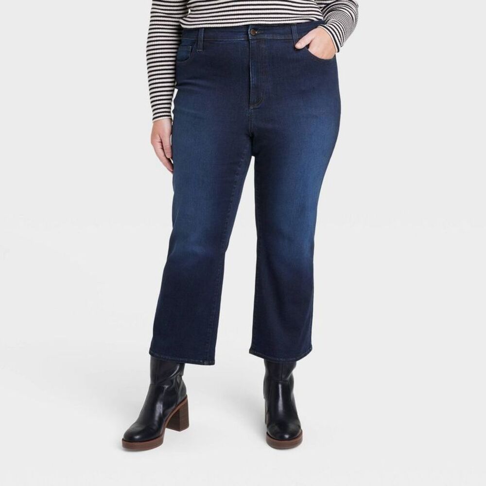 Universal Thread Women's Mid-Rise Bootcut Cropped  Dark Blue size 22 new NWT